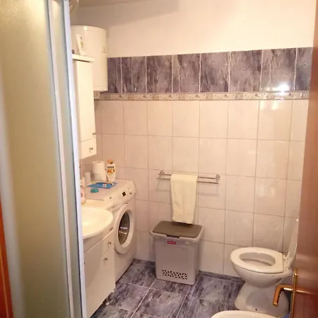 3 Bedroom House شقة *